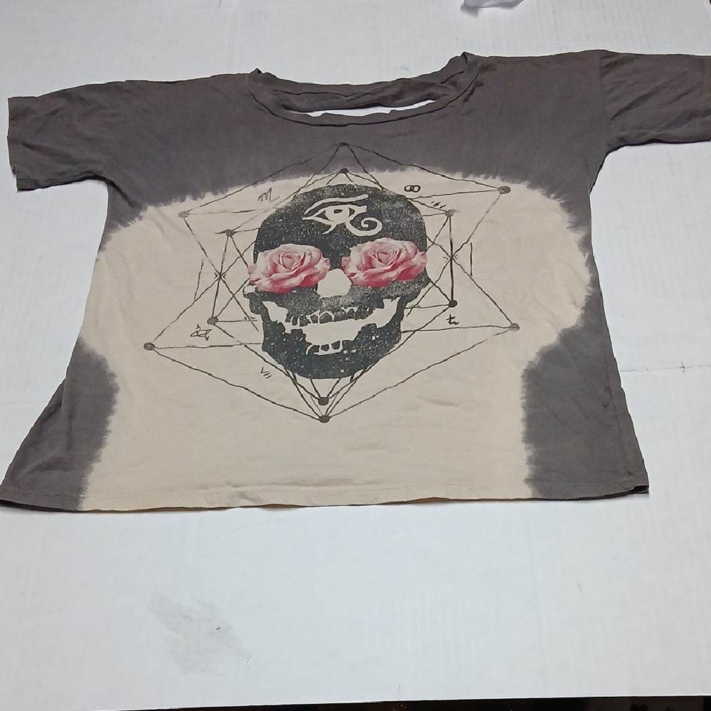 Life Clothing Co. Y2K Tie-Dye Skull & Roses Graphic Tee Top w/ Shredded Back